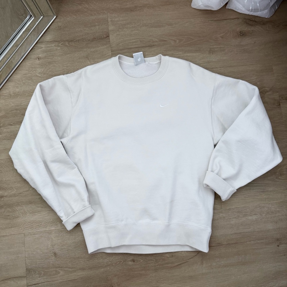 Nike Platinum Sportswear Club Crewneck White Sweatshirt